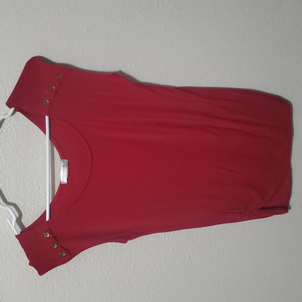 Womans sleeveless dress blouse